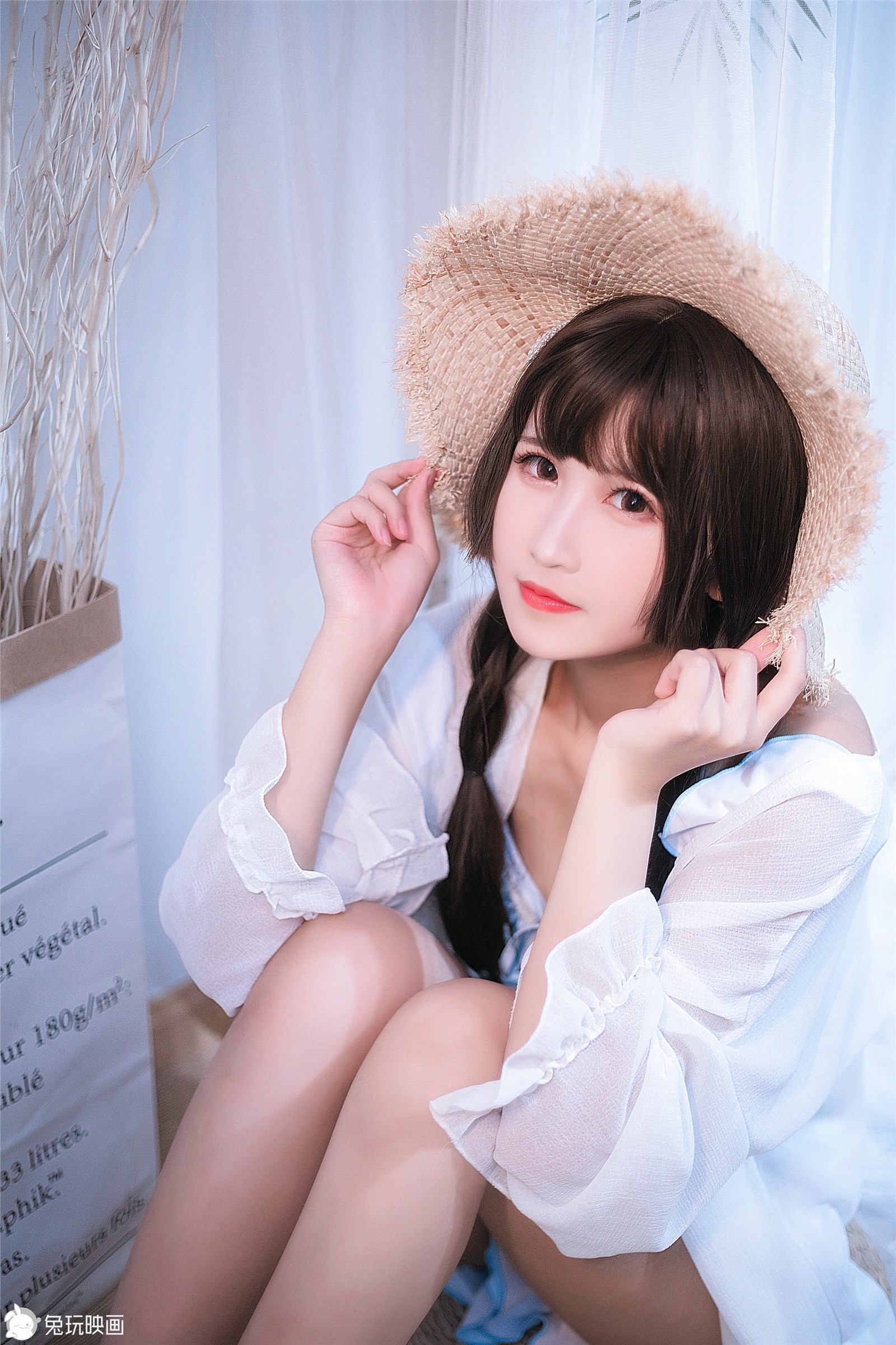 Summer in Room VOL.057, Rabbit Playing with Pictures(29)